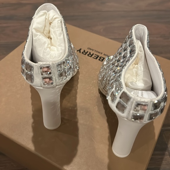 New authentic Burberry embellished shoes - Picture 4 of 12